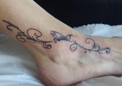 tatouage cheville papillon arabesque tattoo my st fulgent 85