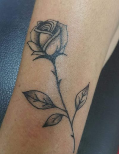 Tatouage rose monochrome tattoo my st fulgent 85